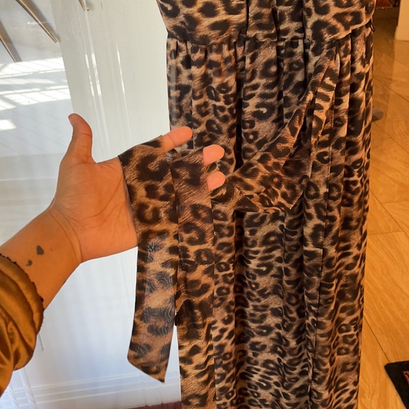 Dress - Picture 6 of 6